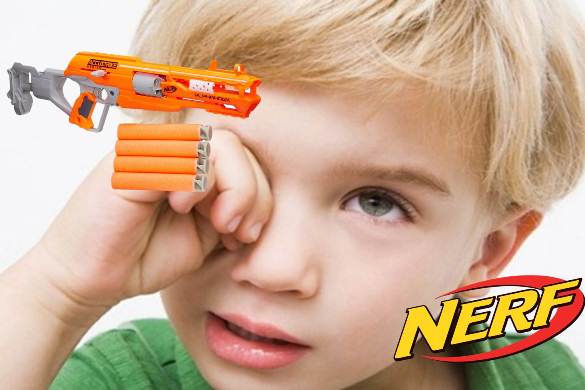 ¡Pistolas NERF daño ocular!
