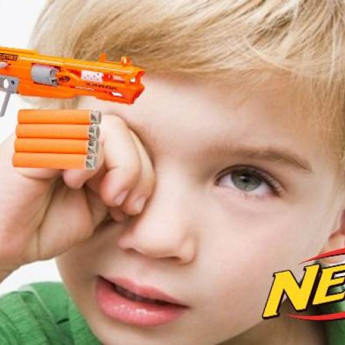¡Pistolas NERF daño ocular!