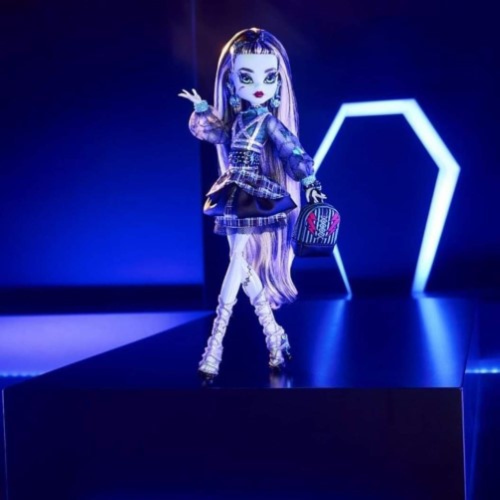 Monster High Haunt Couture Frankie Stein HGK12 Monster High Haunt Couture Frankie Stein HGK12