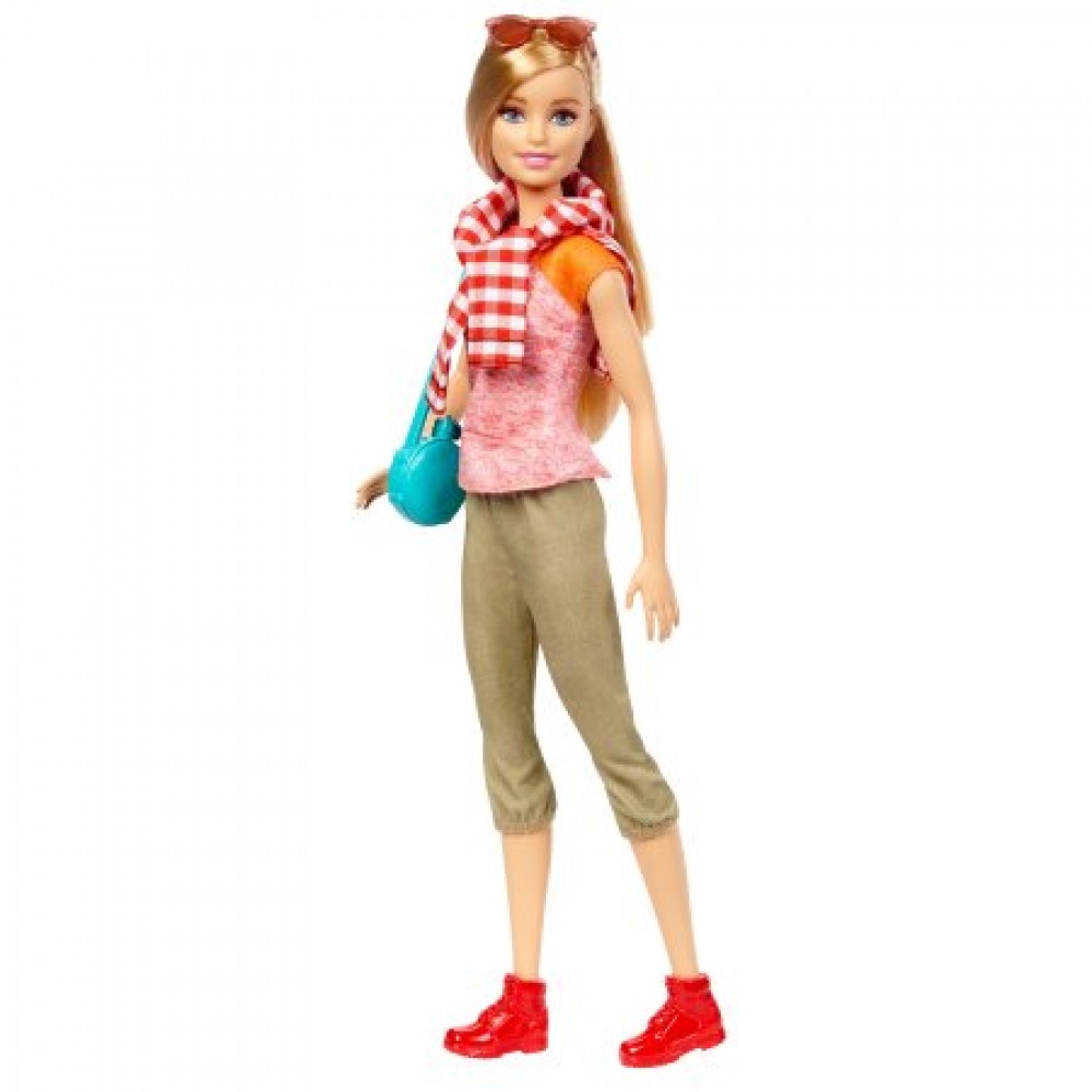Barbie camping muñeca FCG94