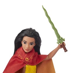 Muñeca Raya y el Último Dragón con Capa y Espada Muñeca Raya y el Último Dragón con Capa y Espada