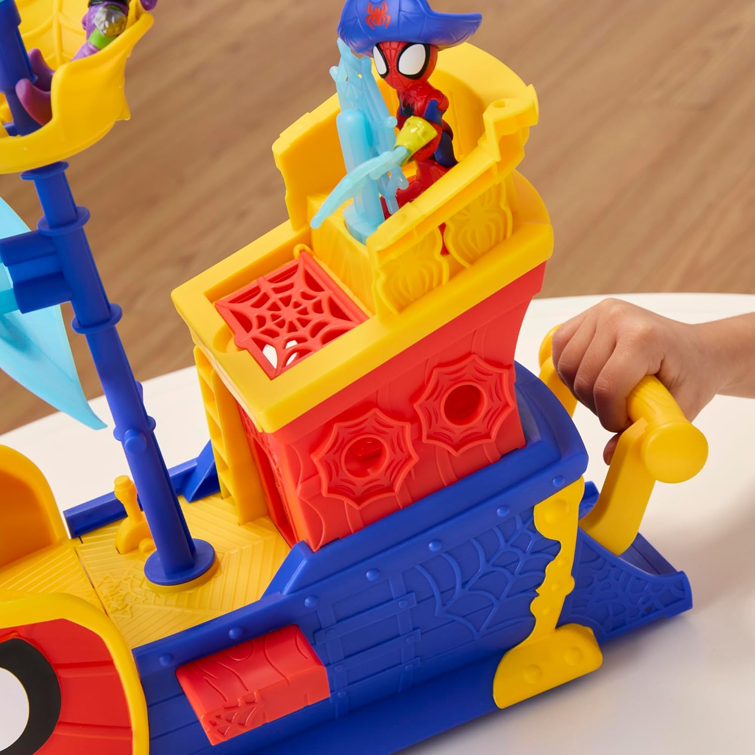 Spidey y sus Sorprendentes Amigos Barco Pirata con telarañas y burbujas - imagen adicional