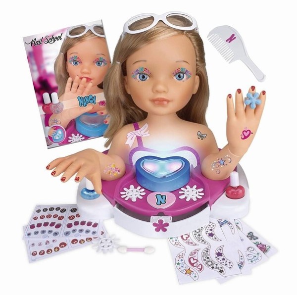 Nancy escuela uñas