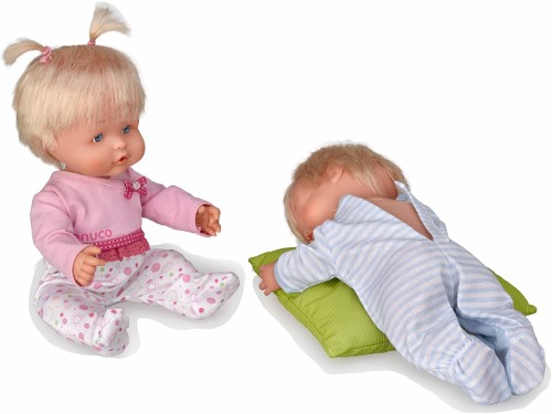 Nenuco gemelos interactivos están malitos Famosa MUÑECAS Y PELUCHES