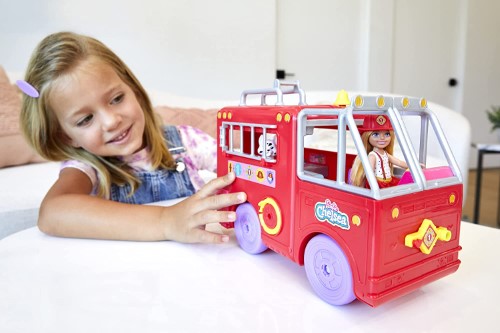 Barbie Chelsea y su carro de bomberos - imagen adicional