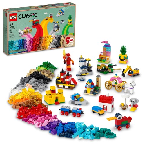 LEGO Classics 90 years of building 11021